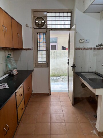 Kitchen in 3 BHK Builder Floor at Vipul Plaza, Sector 54 – for Rent