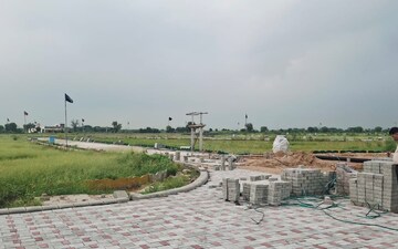 Plot For Sale in Sector 76