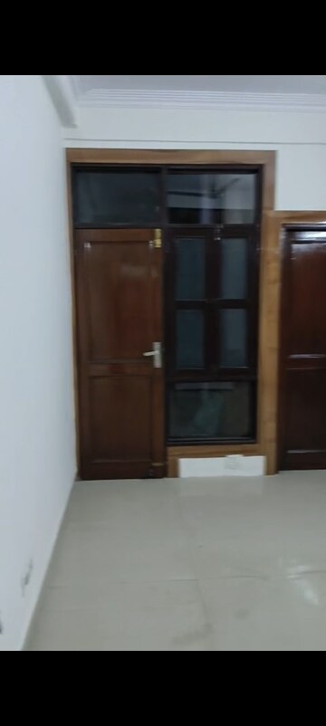 Room in 3 BHK Builder Floor at Indrapuram – for Sale