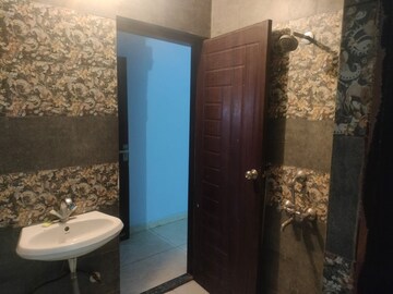 Bathroom in 2 BHK Builder Floor at Malhour – for Rent