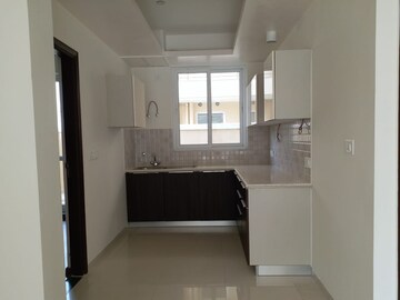 Kitchen in 3 BHK Builder Floor at BPTP Parkland Pride, Sector 77 – for Sale