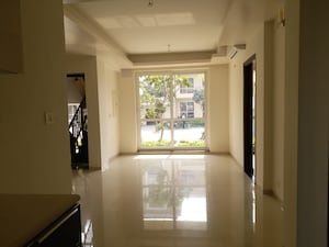 Furnished Amenities in 3 BHK Builder Floor at BPTP Parkland Pride, Sector 77 – for Sale