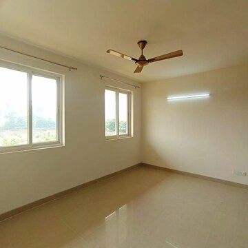 Room in 4 BHK Apartment at Emaar Emerald Floors Premier, Sector 65 – for Rent