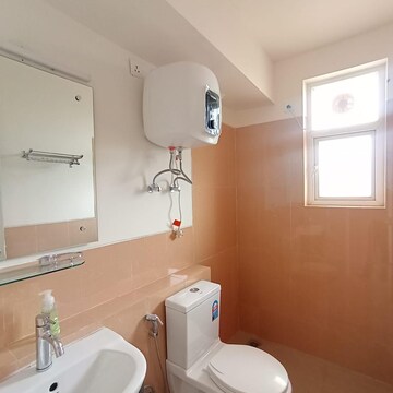 Bathroom in 4 BHK Apartment at Emaar Emerald Floors Premier, Sector 65 – for Rent
