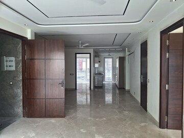 Building Lobby in 4 BHK Builder Floor at Sector 46 – for Sale