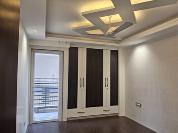 Building Lobby in 4 BHK Builder Floor at Sector 46 – for Sale