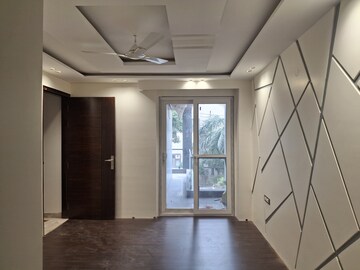 Room in 4 BHK Builder Floor at Sector 46 – for Sale