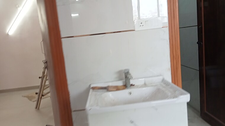 Bathroom, mahavir enclave 1 3 Bedroom 900 Sq.Ft. Builder Floor In Mahavir Enclave 1 Delhi 9123095