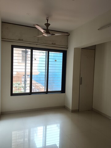 Room in 1 BHK Apartment at Krishnatara CHS, Goregaon West – for Rent