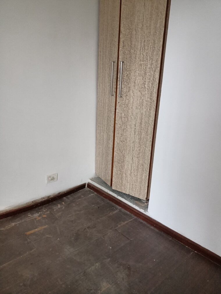 Room, bptp-park-81 3.5 Bedroom 2475 Sq.Ft. Builder Floor In Sector 81 Faridabad 9123247