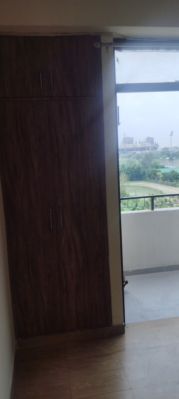 Room in 2 BHK Apartment at Auric City Homes, Sector 82 – for Rent