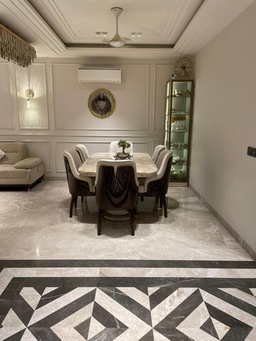 Living Room in 4 BHK Builder Floor at Dlf Phase iv – for Rent