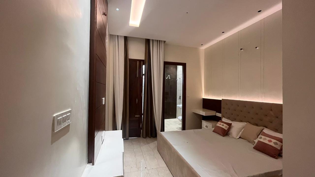 3 BHK + Extra Room Apartment For Rent in Sector 21