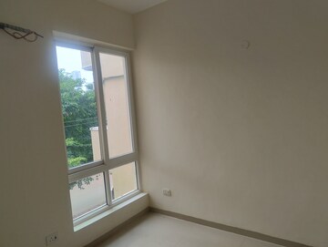 Room in 4 BHK Apartment at Emaar MGF Emerald Hills, Sector 65 – for Rent
