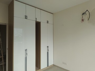 Room in 4 BHK Apartment at Emaar MGF Emerald Hills, Sector 65 – for Rent