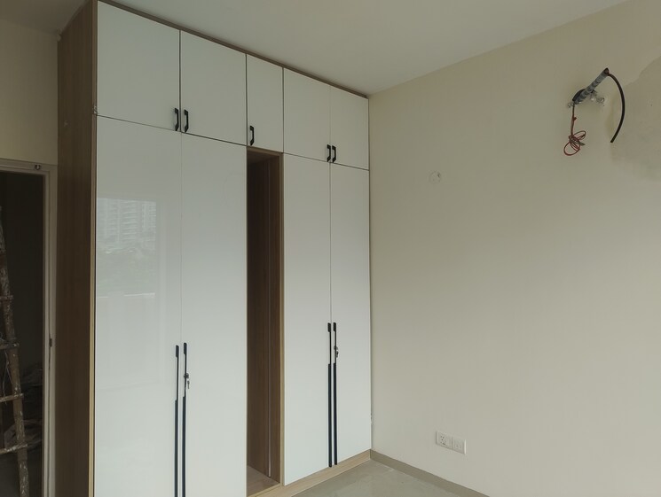 Room, emaar-mgf-emerald-hills 4 Bedroom 2100 Sq.Ft. Apartment In Sector 65 Gurgaon 9123331