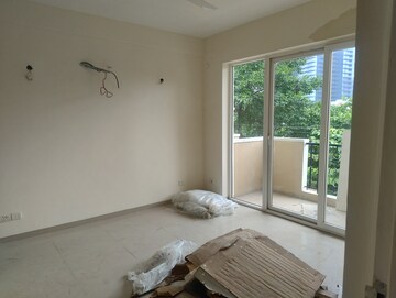 Room in 4 BHK Apartment at Emaar MGF Emerald Hills, Sector 65 – for Rent
