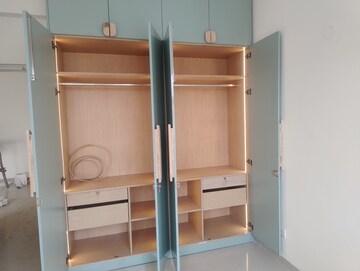 Furnished Amenities in 4 BHK Apartment at Emaar MGF Emerald Hills, Sector 65 – for Rent