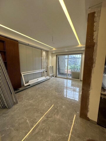 Room in 4 BHK Builder Floor at Ansal API Versalia, Sector 67a – for Sale