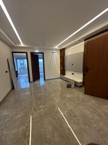 Room in 4 BHK Builder Floor at Ansal API Versalia, Sector 67a – for Sale