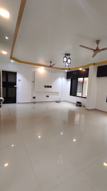 Furnished Amenities in 3 BHK Apartment at Agarwal And Doshi Complex, Vasai West – for Sale