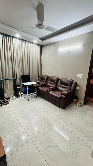 Team Area in 2.5 BHK Apartment at Sector 34 – for Rent