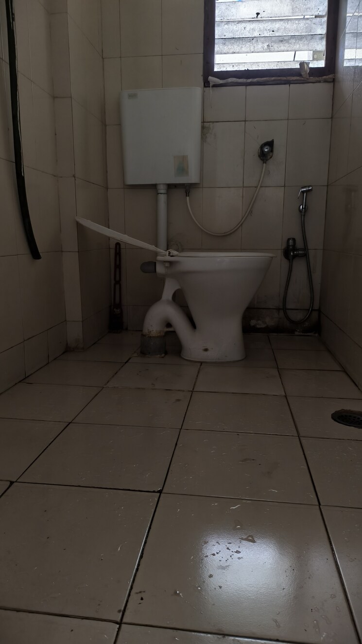 Bathroom, satellite-garden 1 RK 360 Sq.Ft. Apartment In Goregaon East Mumbai 9123446