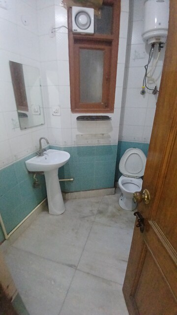 Bathroom in 3 BHK Independent House at Old Rajinder Nagar – for Rent