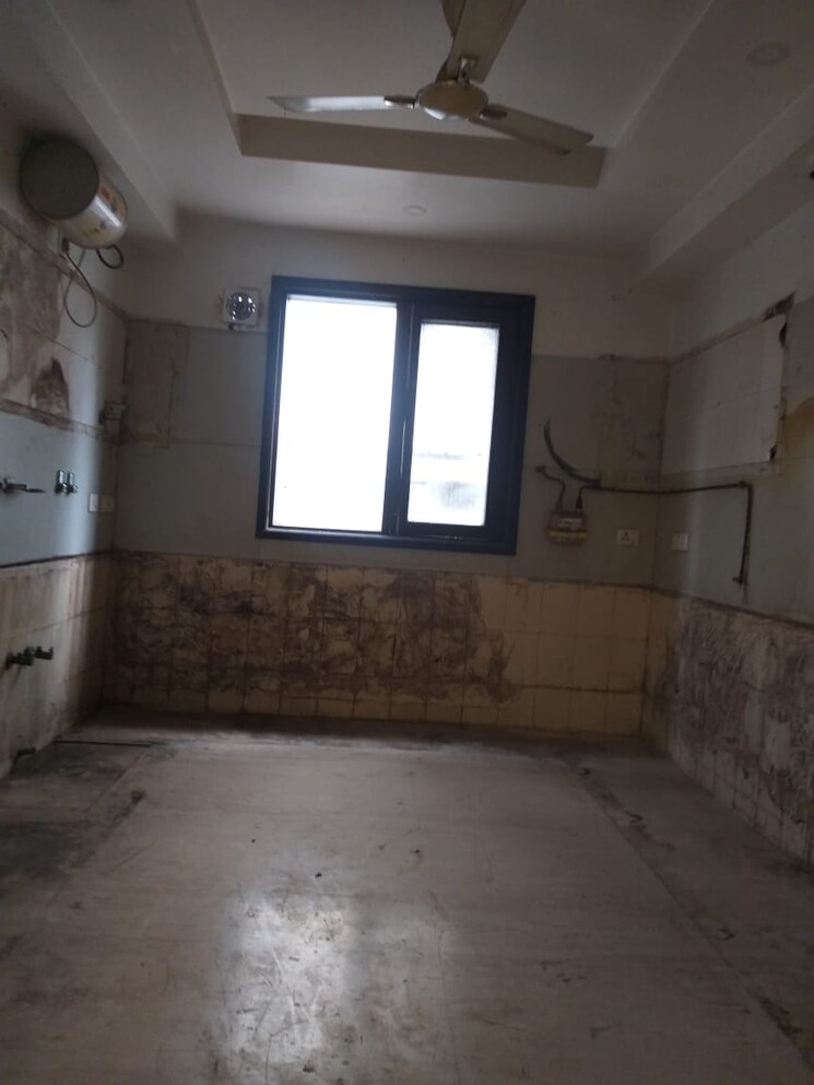 Living Room, sukhdev vihar 4 Bedroom 450 Sq.Yd. Builder Floor In Sukhdev Vihar Delhi 9123505