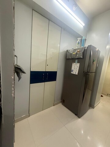 Room in 2 BHK Apartment at Lodha Amara, Kolshet Road – for Sale