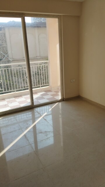 Room in 2 BHK Apartment at Shree Vardhman Green Court, Sector 90 – for Sale