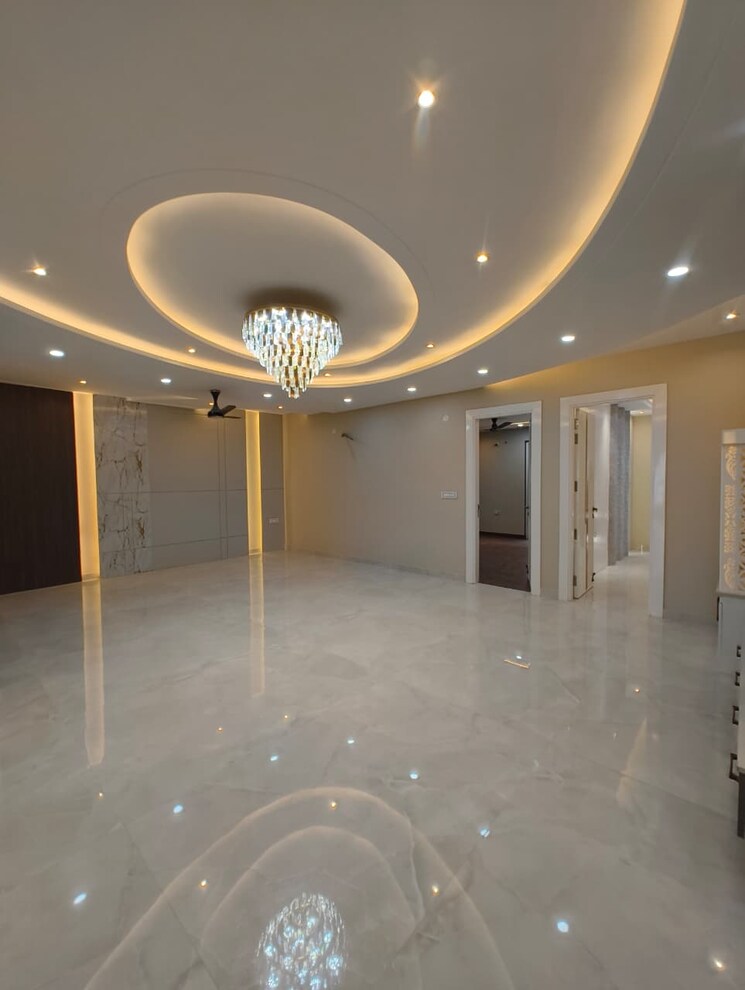 Room, sector 89 4 Bedroom 360 Sq.Yd. Builder Floor In Sector 89 Faridabad 9123562