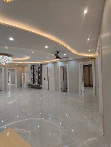 Building Lobby in 4 BHK Builder Floor at Sector 89 – for Sale