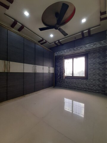 Room in 2 BHK Apartment at Bimbisar Nagar, Goregaon East – for Rent