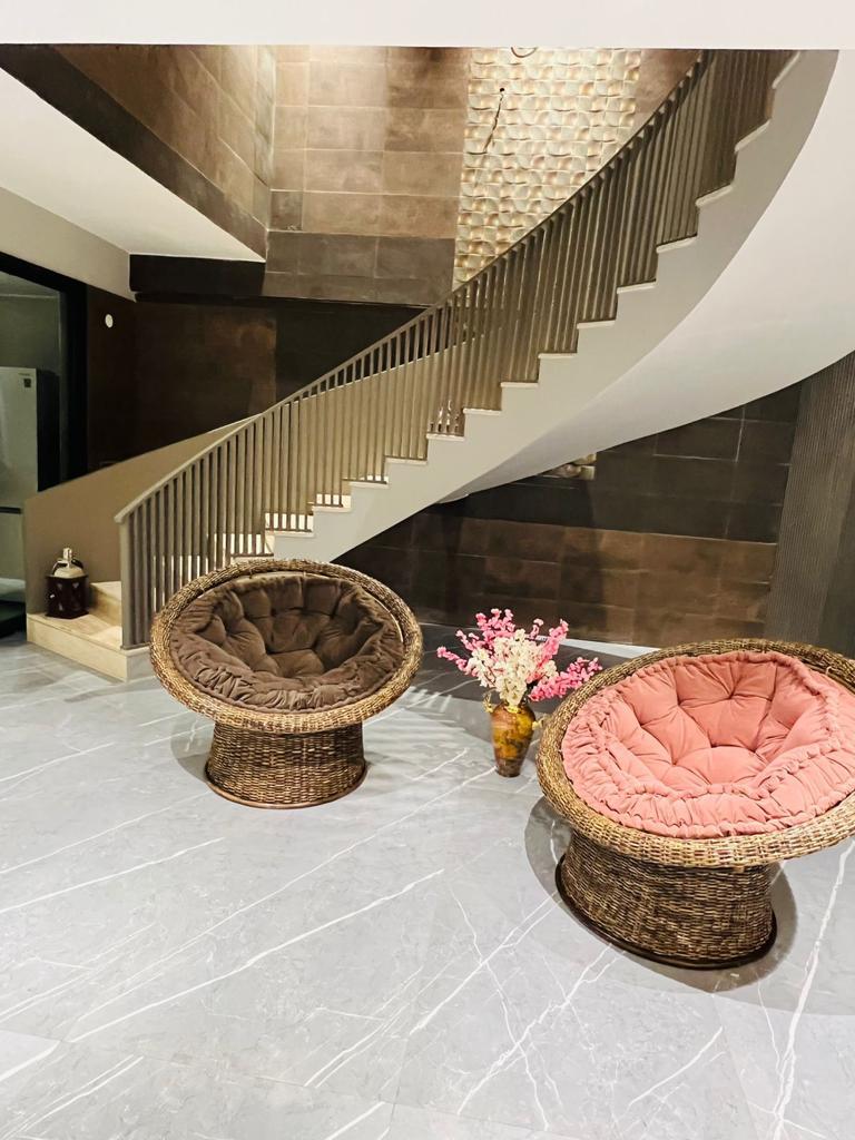 5 BHK + Pooja Room,Servant Room,Study Room Builder Floor For Sale in Palam Vihar Residents Association