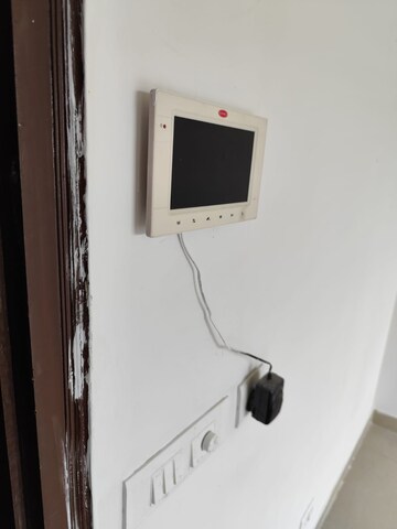 Furnished Amenities in 3 BHK Apartment at Sushant Golf City – for Rent