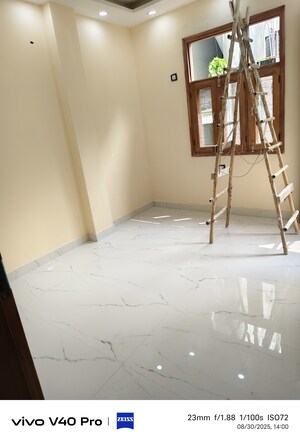 2.5 BHK Builder Floor For Sale in Laxmi Nagar