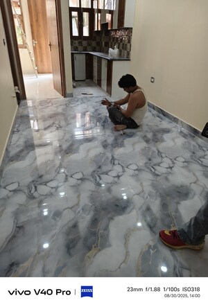 Parking in 2.5 BHK Builder Floor at Laxmi Nagar – for Sale