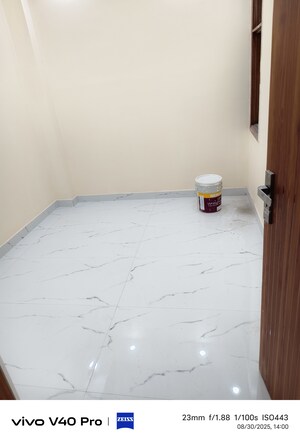 Room in 2.5 BHK Builder Floor at Laxmi Nagar – for Sale