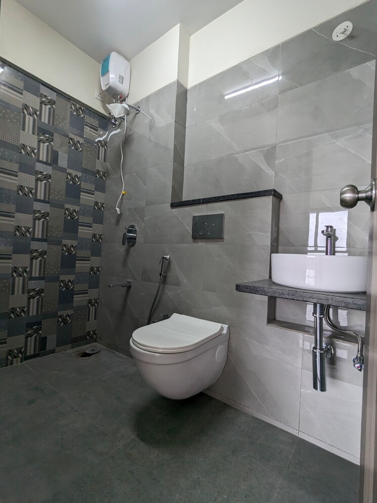 Bathroom, veena-smart-homes 2 Bedroom 615 Sq.Ft. Apartment In Kandivali West Mumbai 9123941