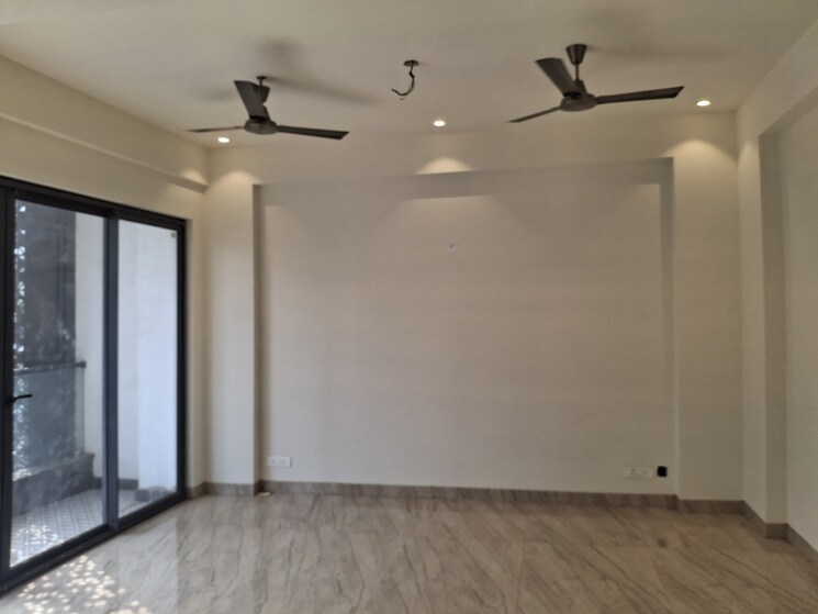 Room, sector 46 3 Bedroom 1845 Sq.Ft. Builder Floor In Sector 46 Gurgaon 9123953