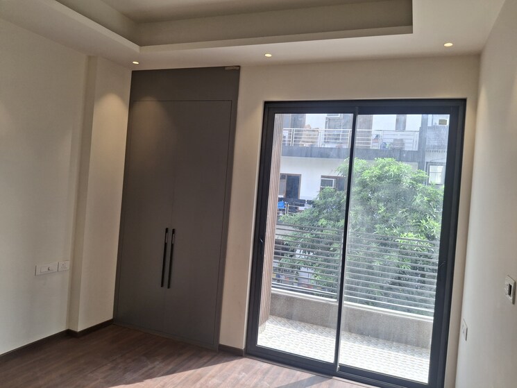 Room, sector 46 3 Bedroom 1845 Sq.Ft. Builder Floor In Sector 46 Gurgaon 9123953