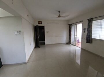Room in 2 BHK Apartment at Sancheti Belcastel, Mundhwa – for Rent