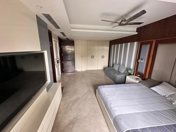 Laundry Area in 4 BHK Builder Floor at Sector 24 – for Rent
