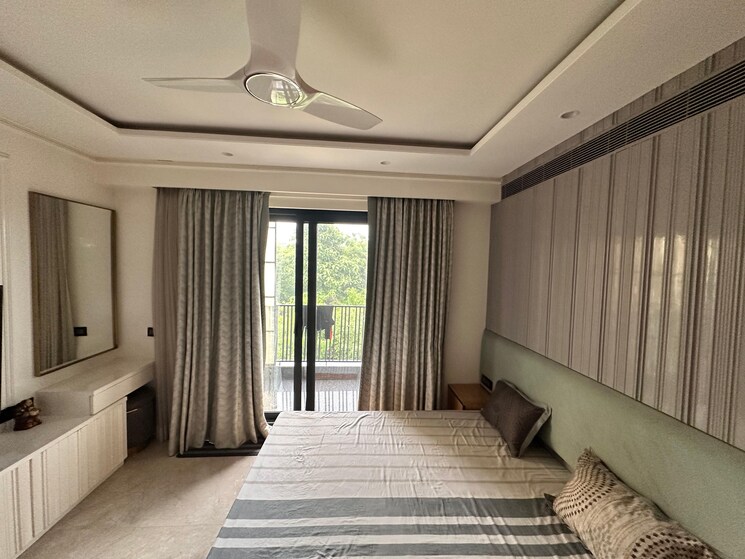 Living Room, sector 24 4 Bedroom 370 Sq.Yd. Builder Floor In Sector 24 Gurgaon 9123976