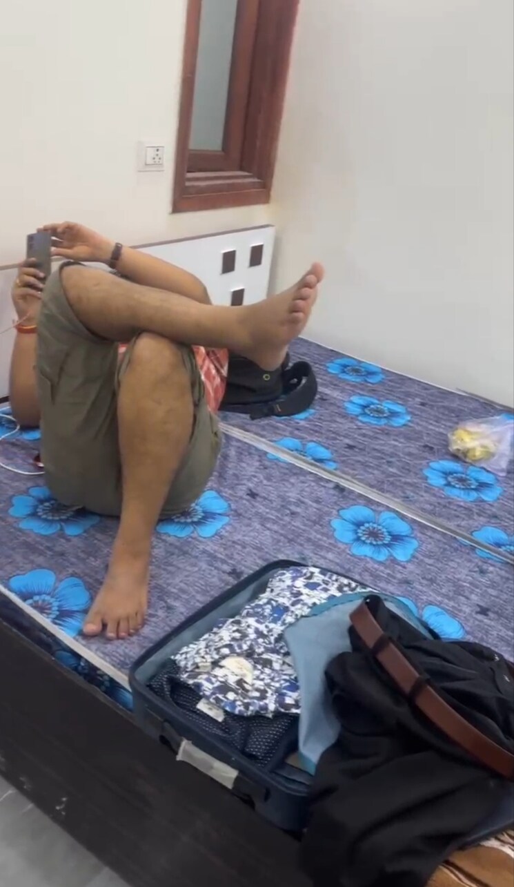 Bedroom, new ashok nagar 1.5 Bedroom 500 Sq.Ft. Builder Floor In New Ashok Nagar Delhi 9123983