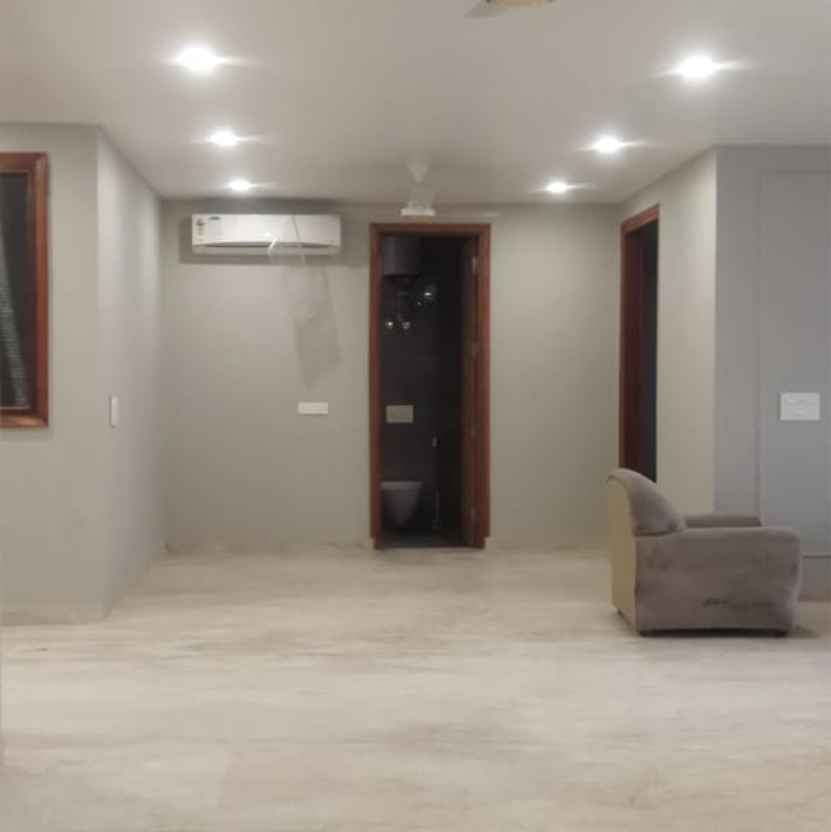 4 BHK + Servant Room Builder Floor For Rent in Eros Rosewood City