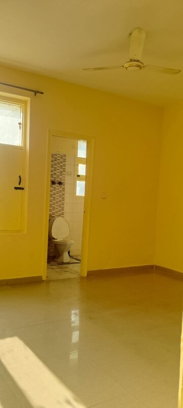 Room in 3 BHK Apartment at Omaxe Heights, Sector 86 – for Rent