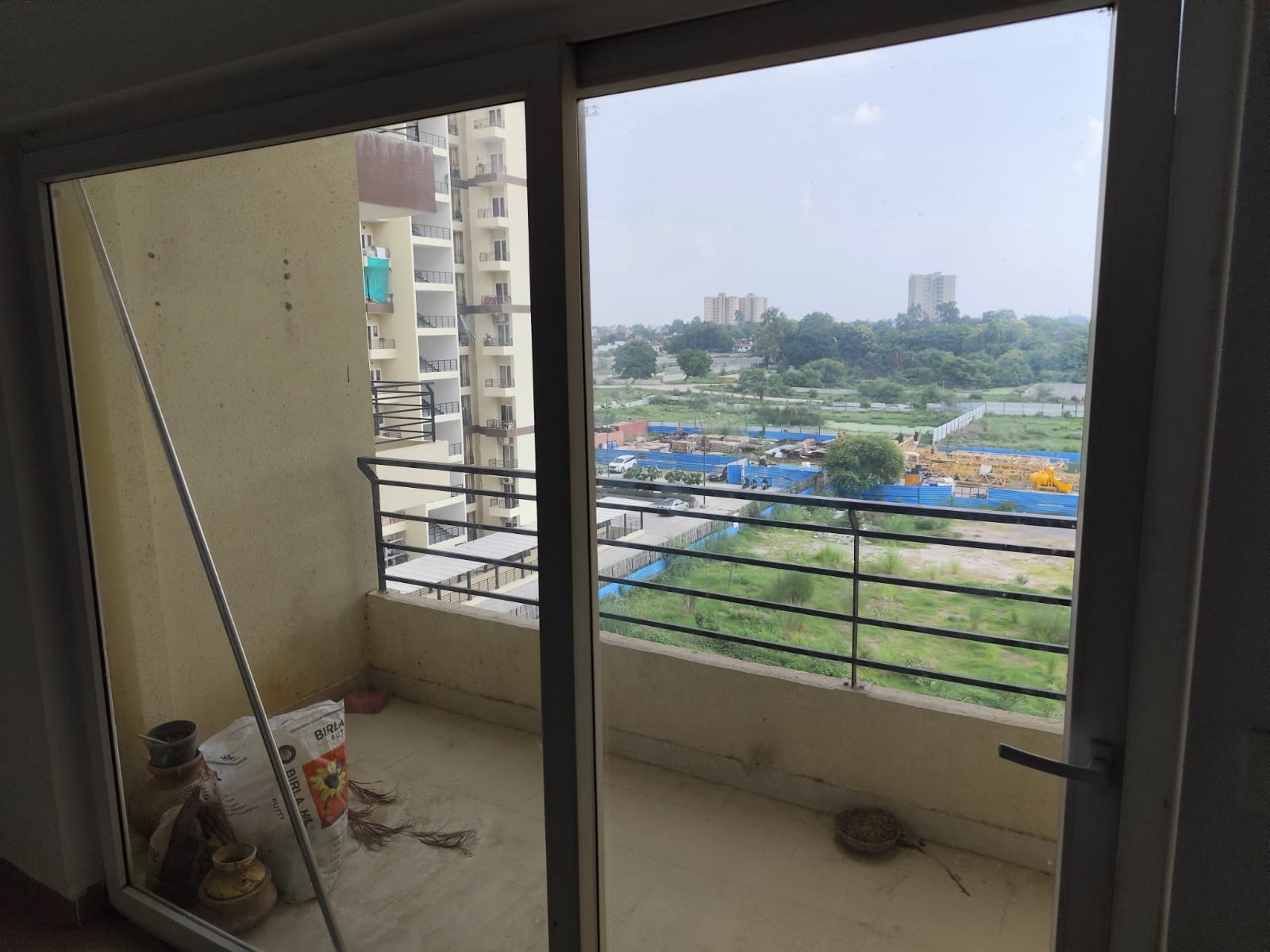 3 BHK + Extra Room Apartment For Sale in Pardos Okas Residency