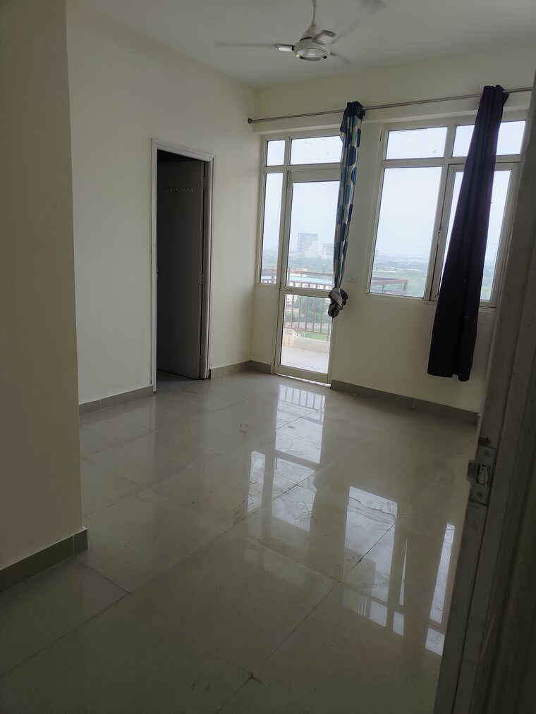 Room, suncity-avenue-76 2 Bedroom 682 Sq.Ft. Apartment In Sector 76 Gurgaon 9124049